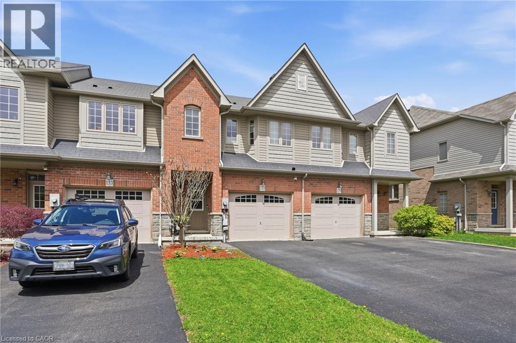 131 BANKFIELD Crescent, Hamilton, Ontario, L8J0B9 — Photo 2