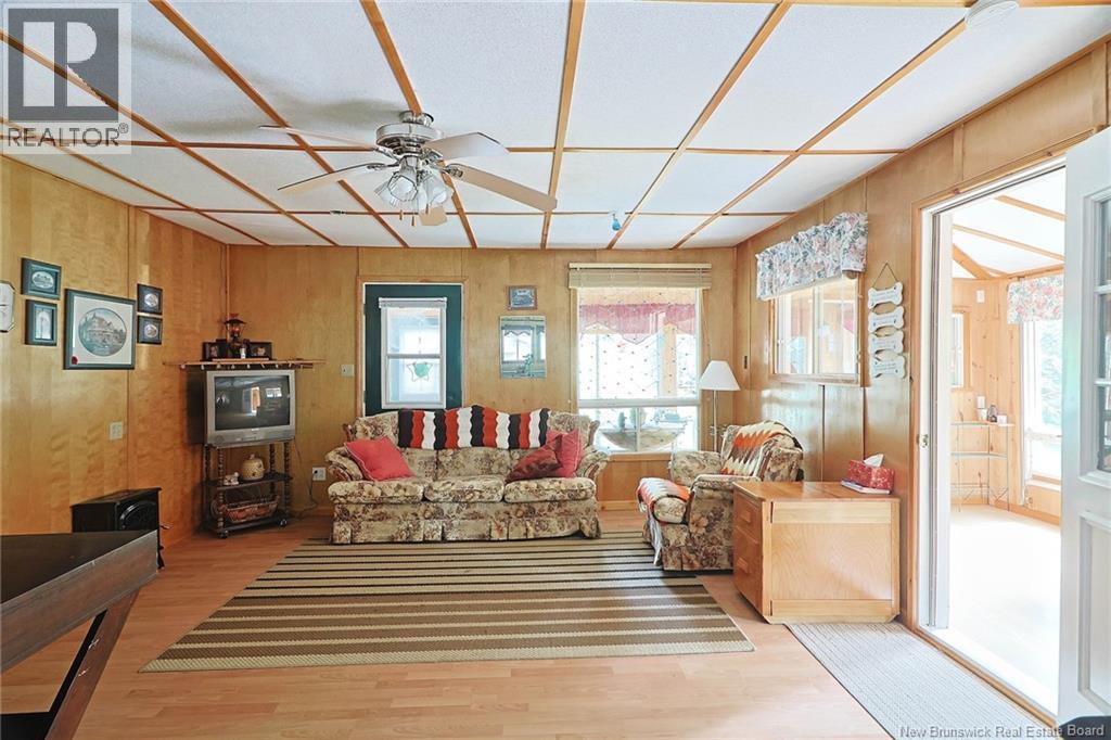 13 MILLS Crescent - 12