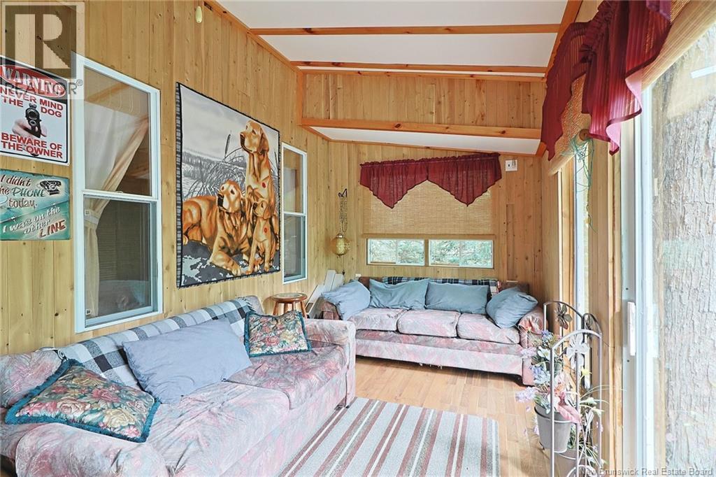 13 MILLS Crescent - 8