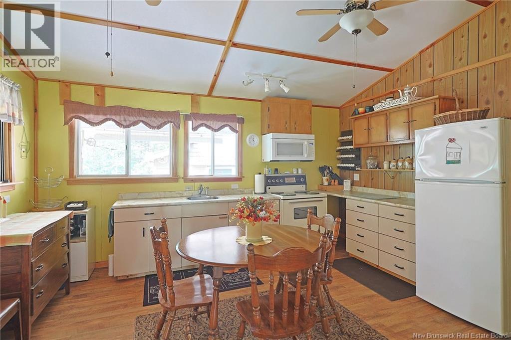 13 MILLS Crescent - 17