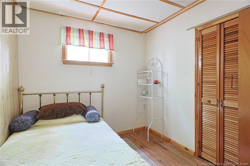 13 MILLS Crescent - 28