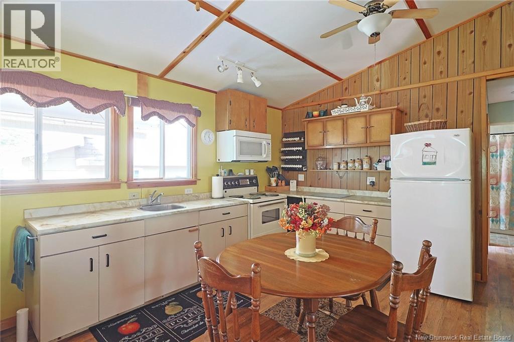 13 MILLS Crescent - 18
