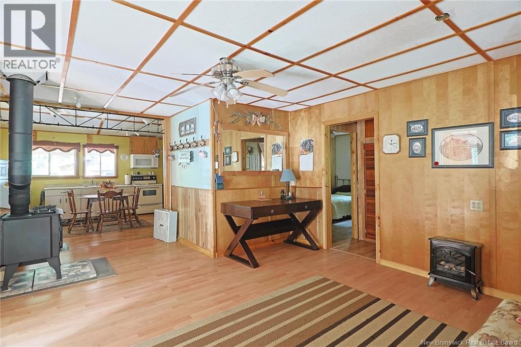 13 MILLS Crescent - 14