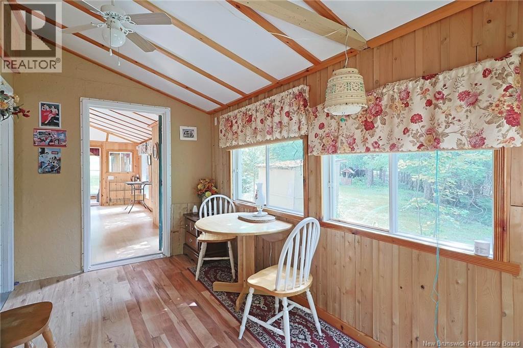 13 MILLS Crescent - 25