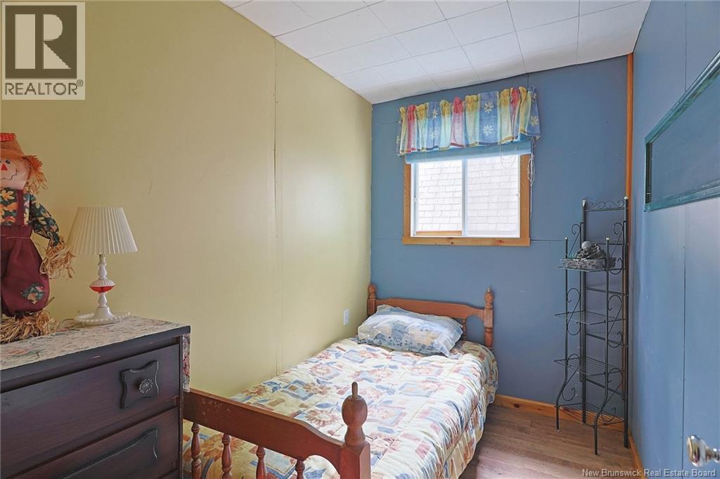 13 MILLS Crescent - 30