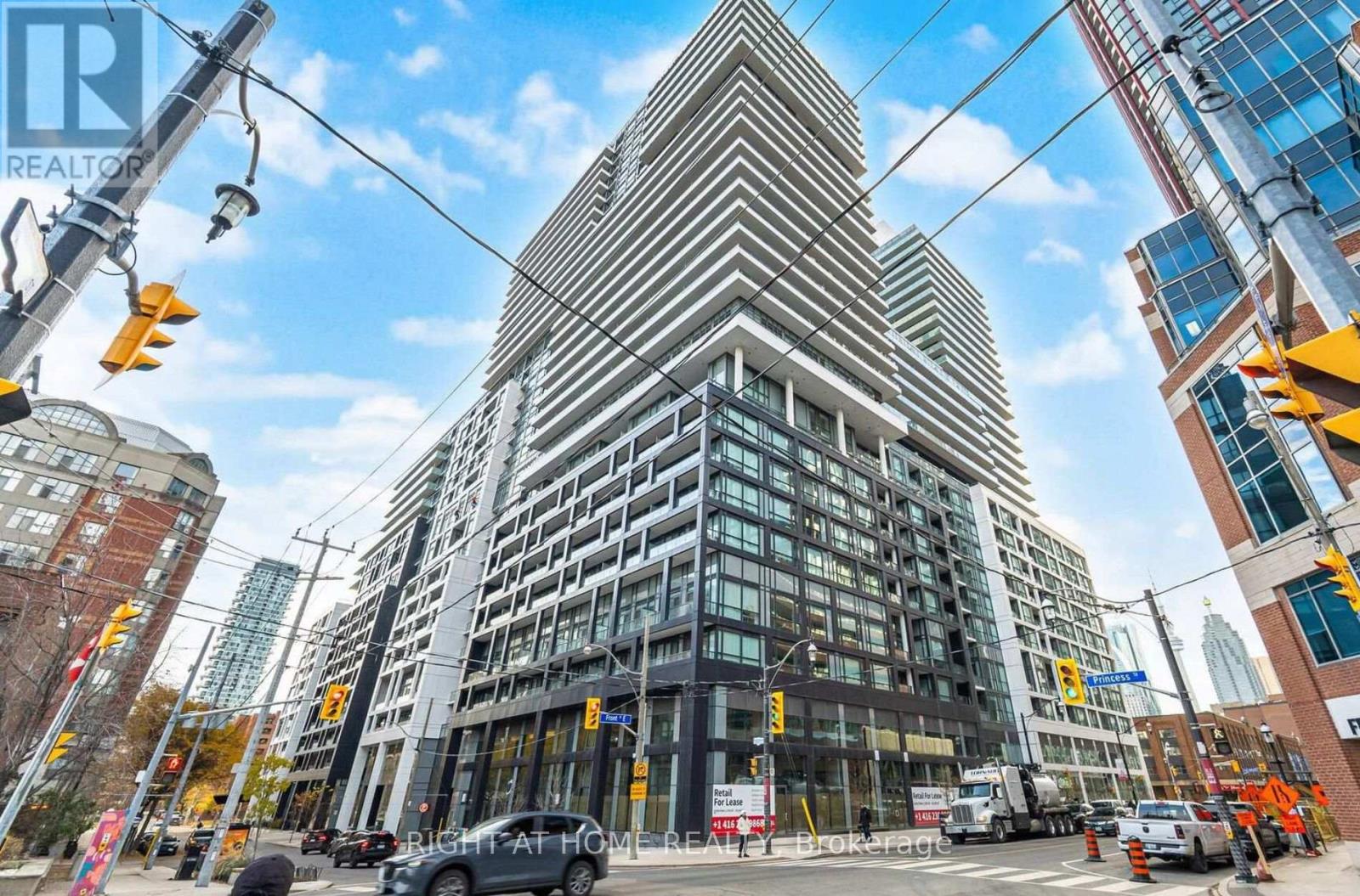 Listing photo of 2815 E - 70 PRINCESS STREET