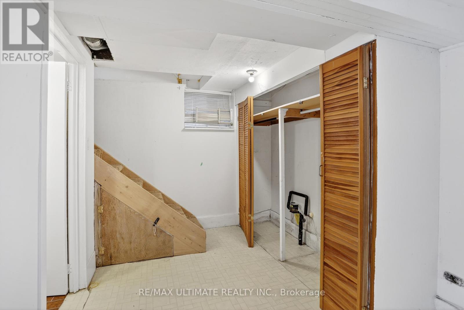 387 KEEWATIN AVENUE - 23