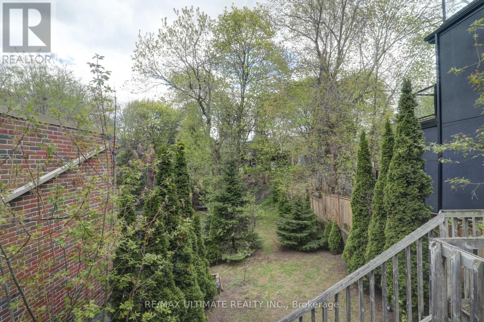 387 KEEWATIN AVENUE - 36