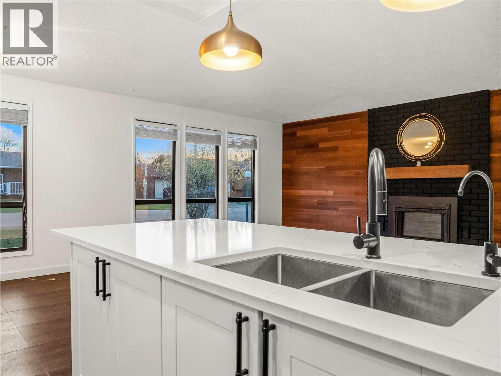 10728 18 Street, Dawson Creek