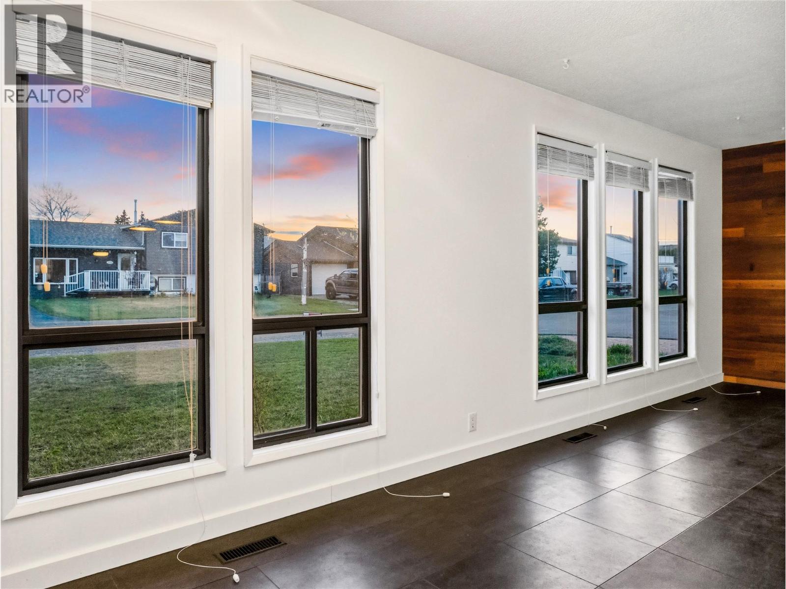 10728 18 Street, Dawson Creek