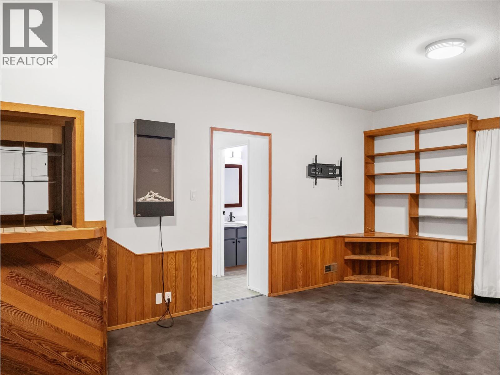 10728 18 Street - 17