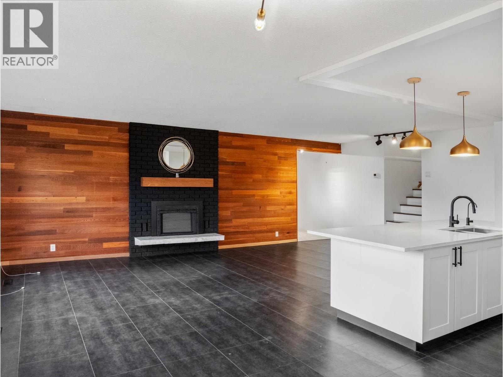 10728 18 Street, Dawson Creek