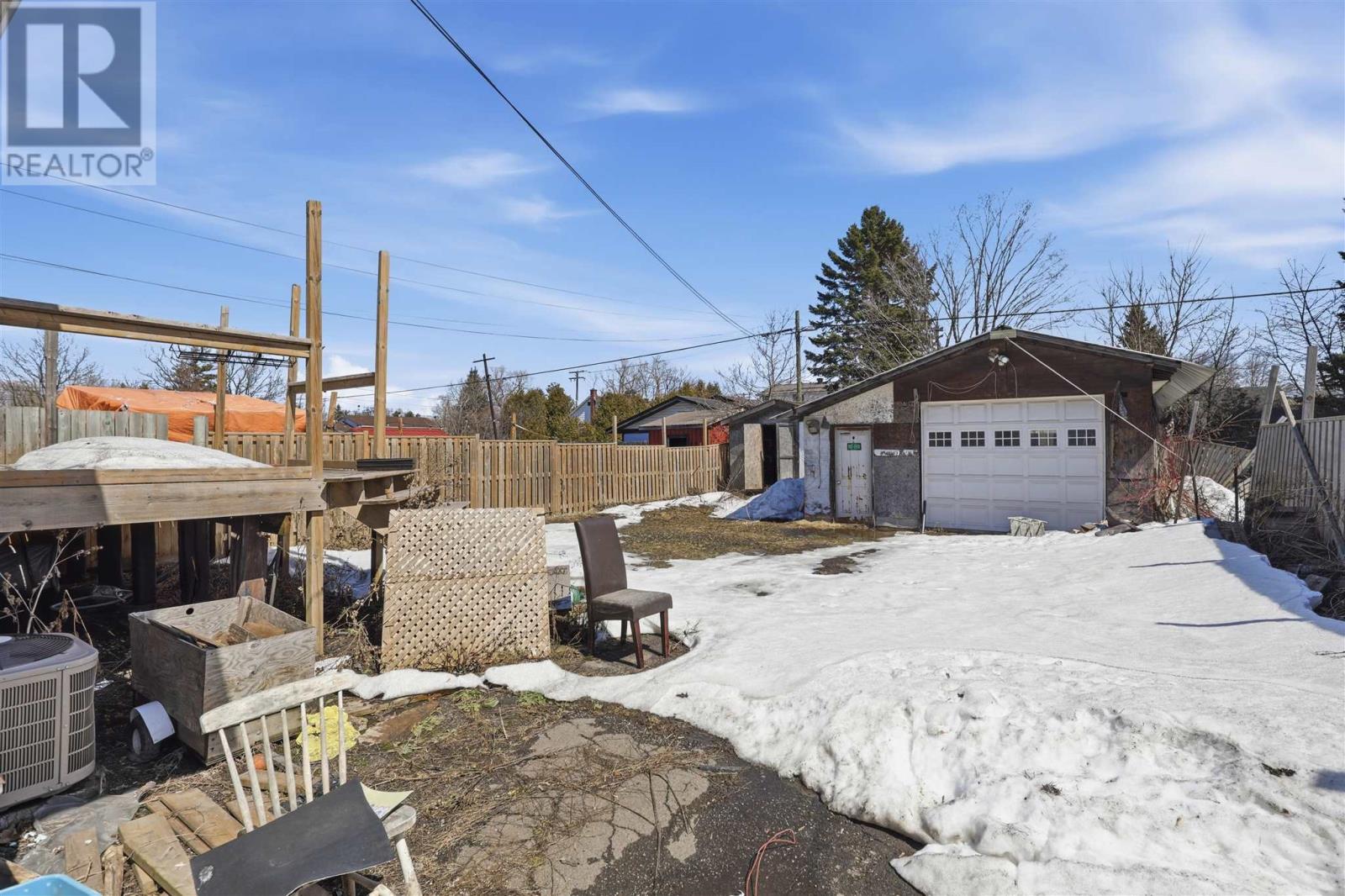 176 Glasgow AVE - 18