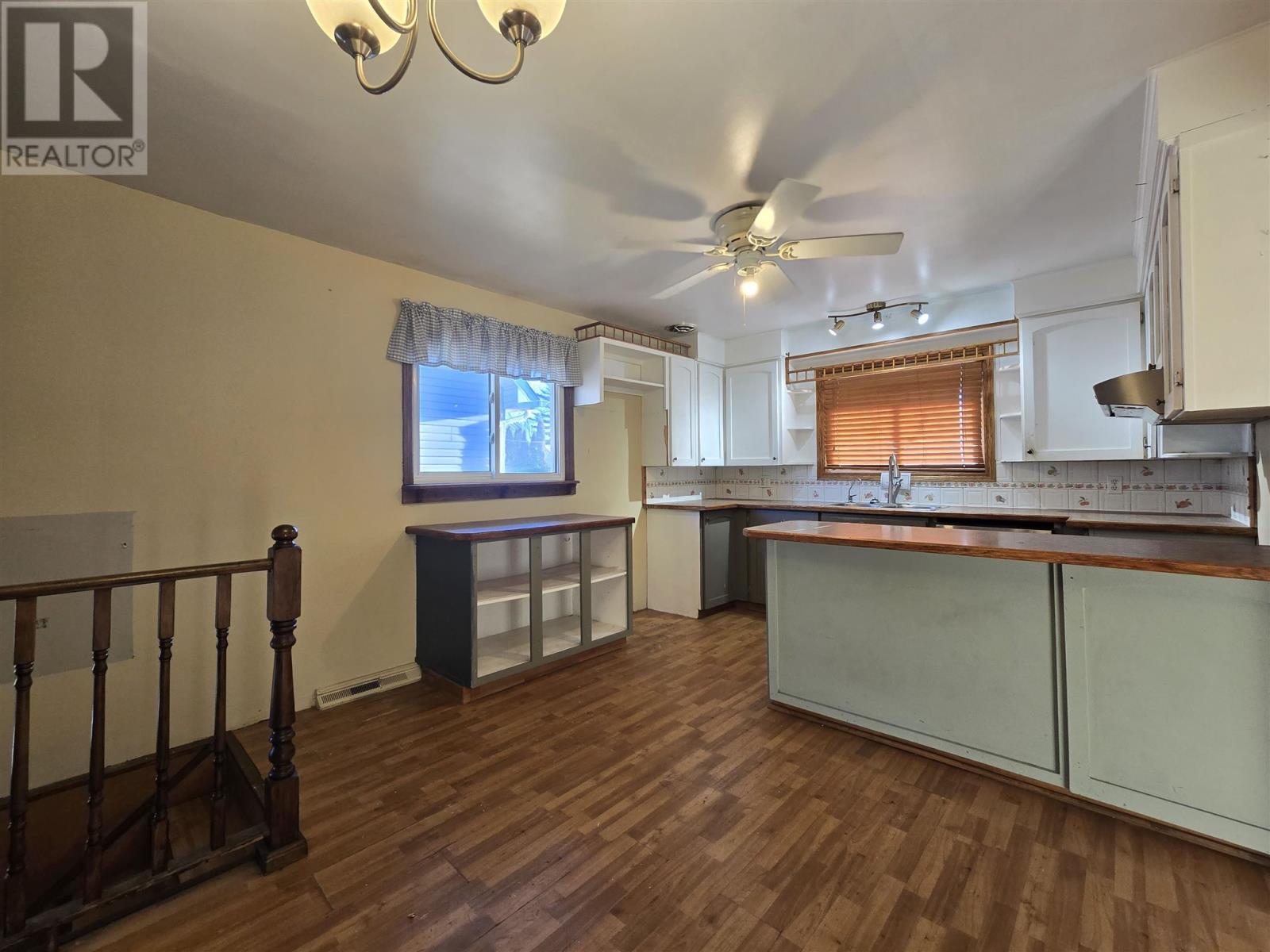 176 Glasgow AVE - 4