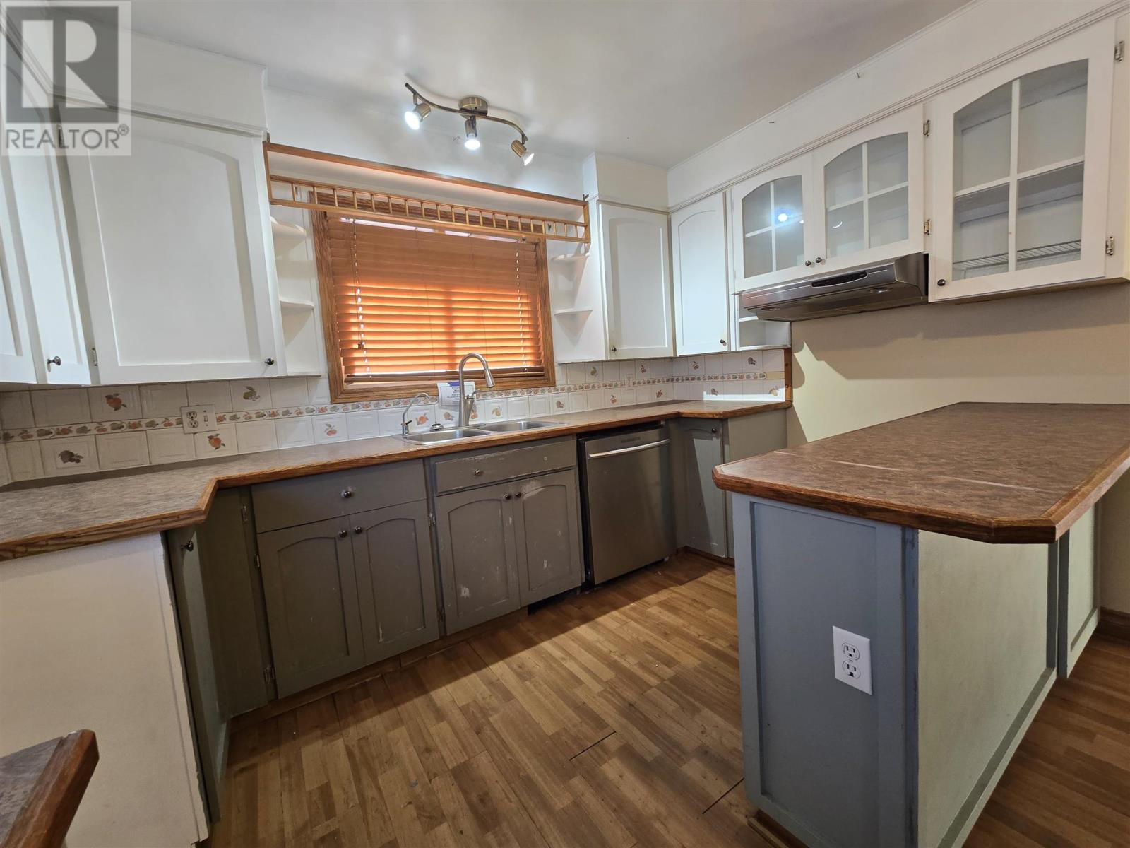 176 Glasgow AVE - 5