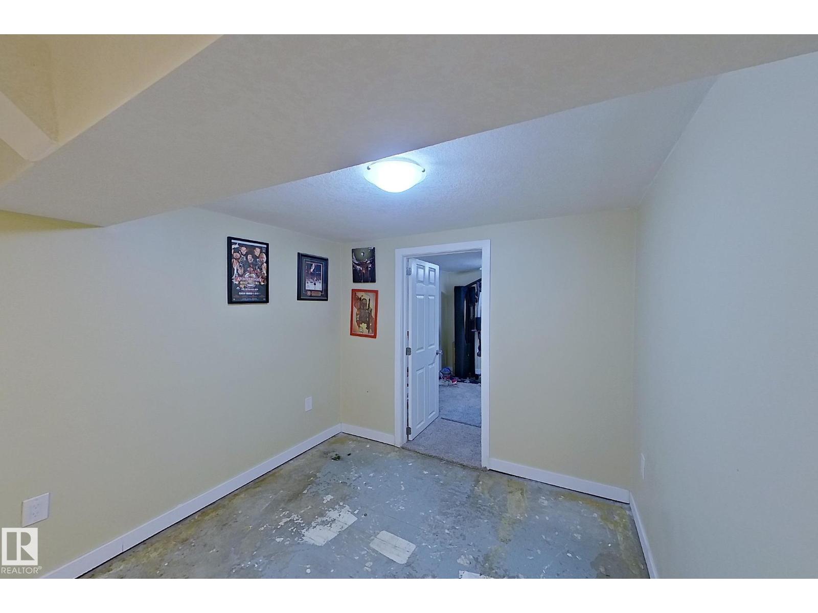 11612 130 AV NW - 25