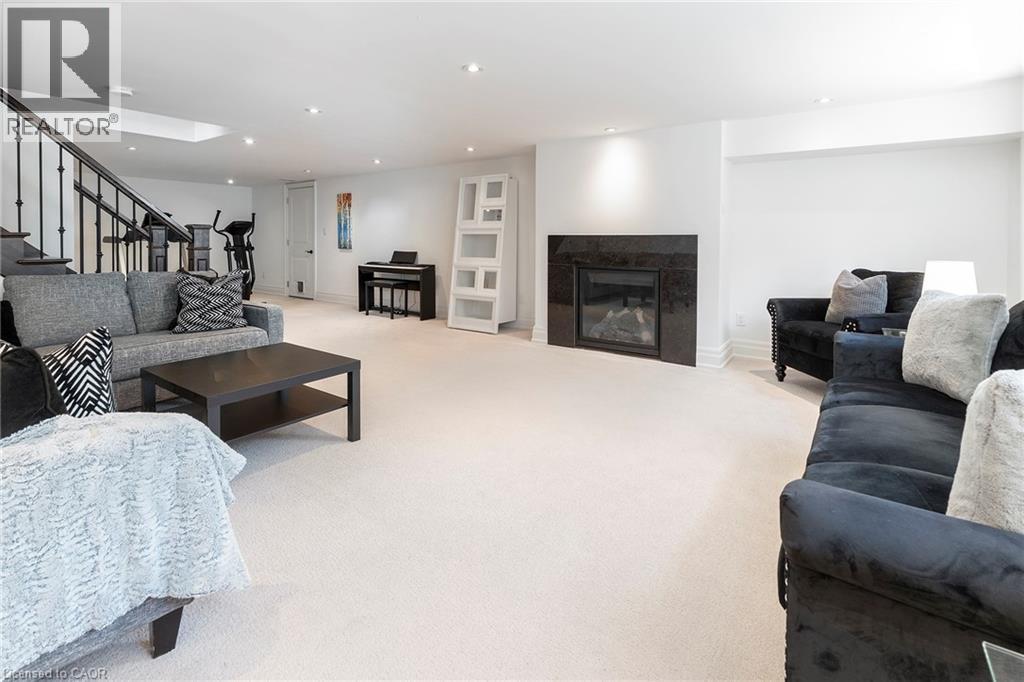 400 HAMILTON Drive - 25
