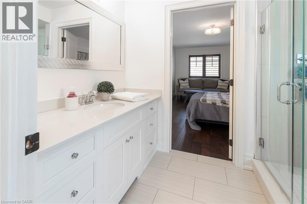 400 HAMILTON Drive - 22