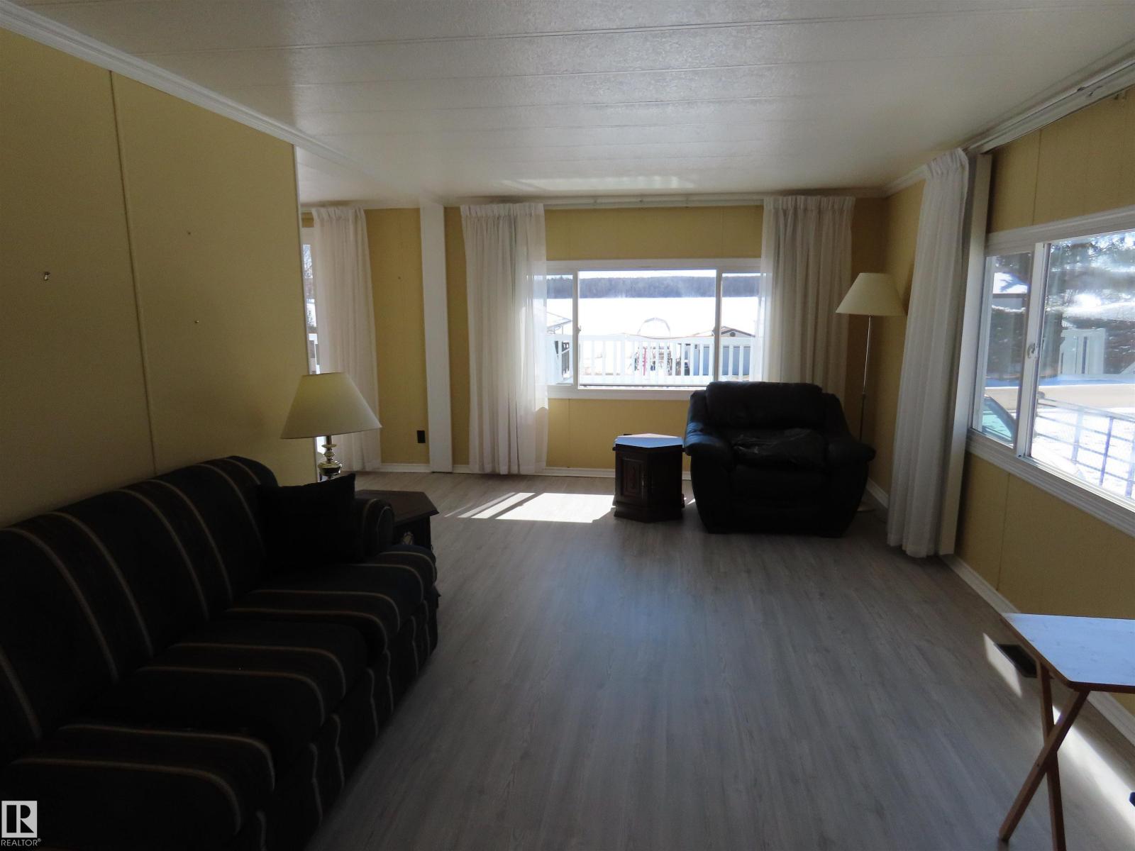 98 Lakeview DR — photo 24