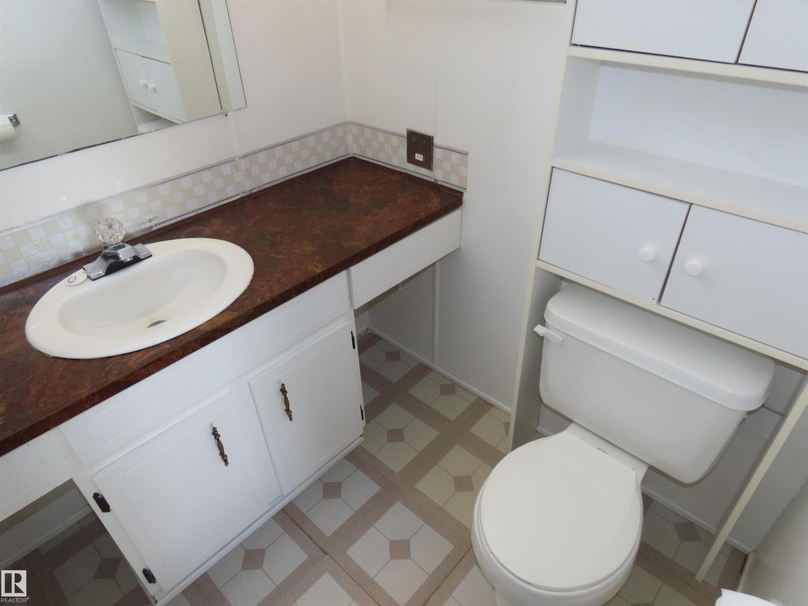 98 Lakeview DR — photo 34