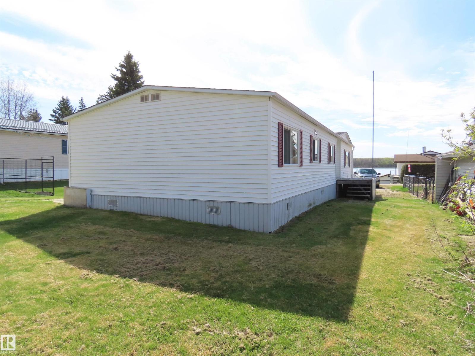 98 Lakeview DR — photo 9