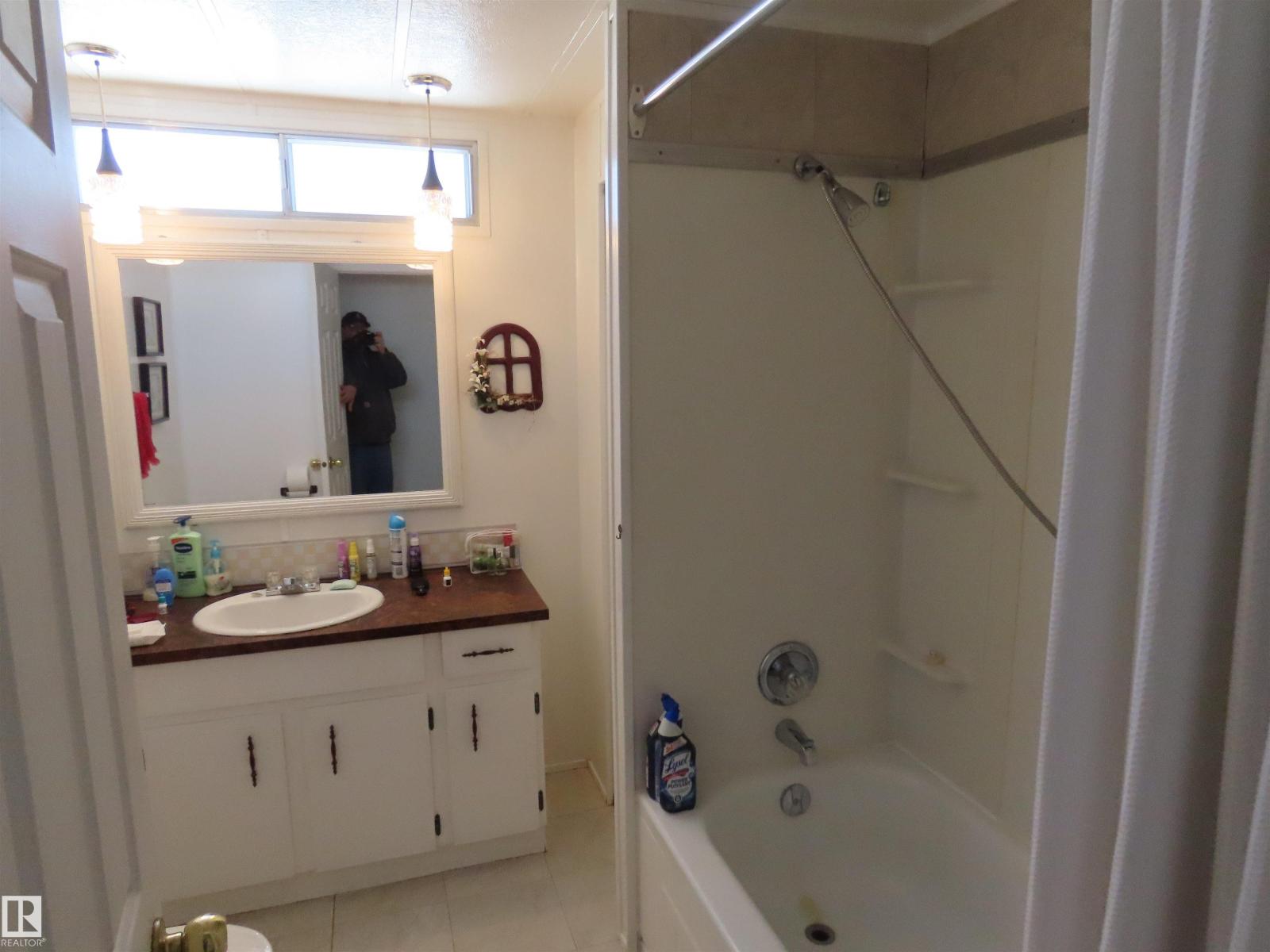 98 Lakeview DR — photo 33