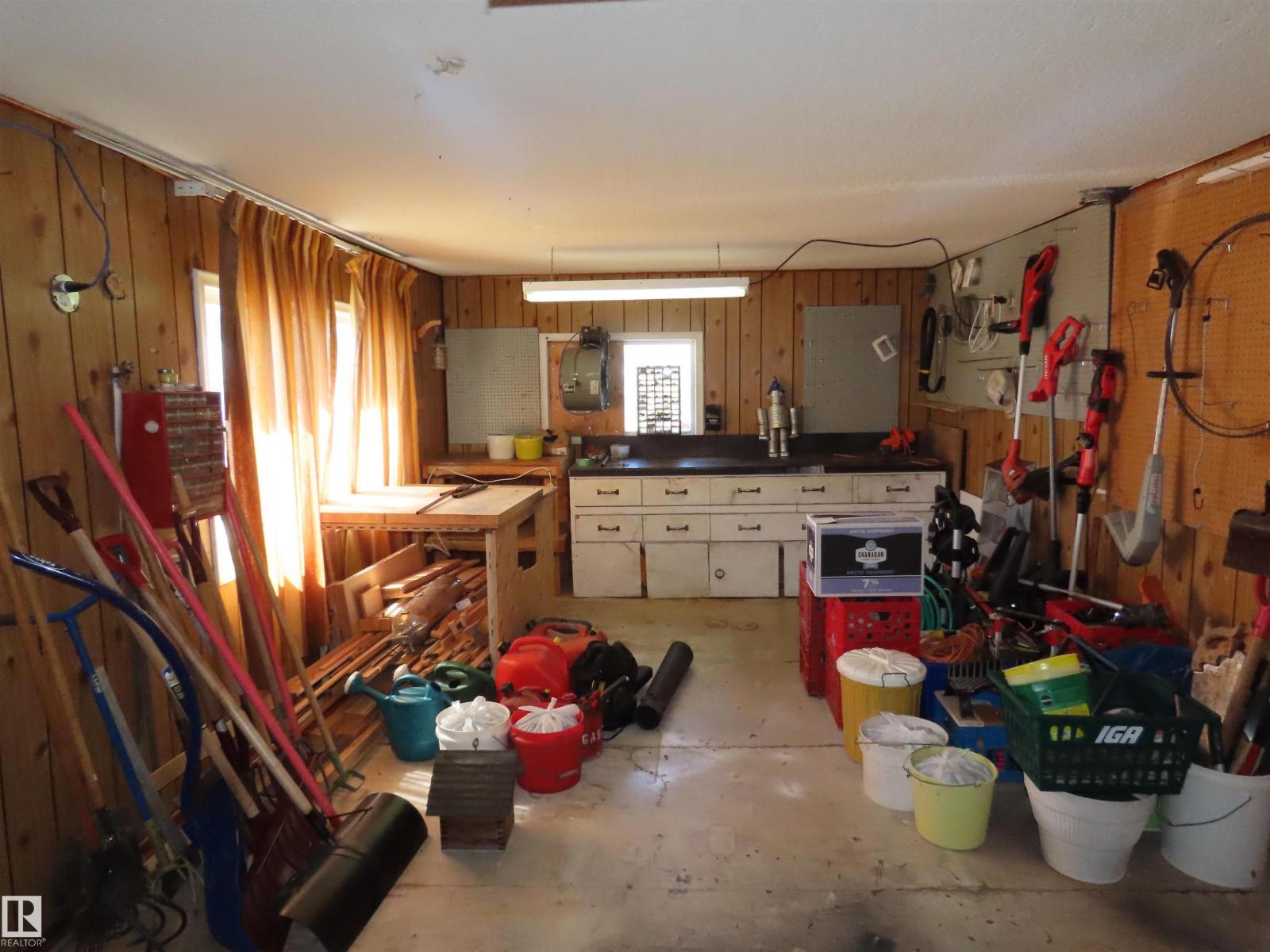 98 Lakeview DR — photo 39