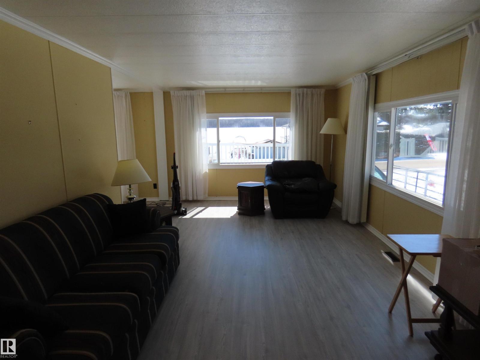 98 Lakeview DR — photo 23