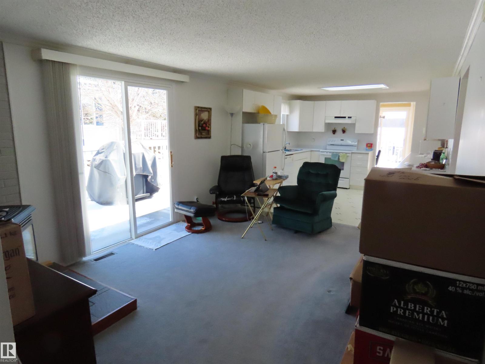 98 Lakeview DR — photo 18