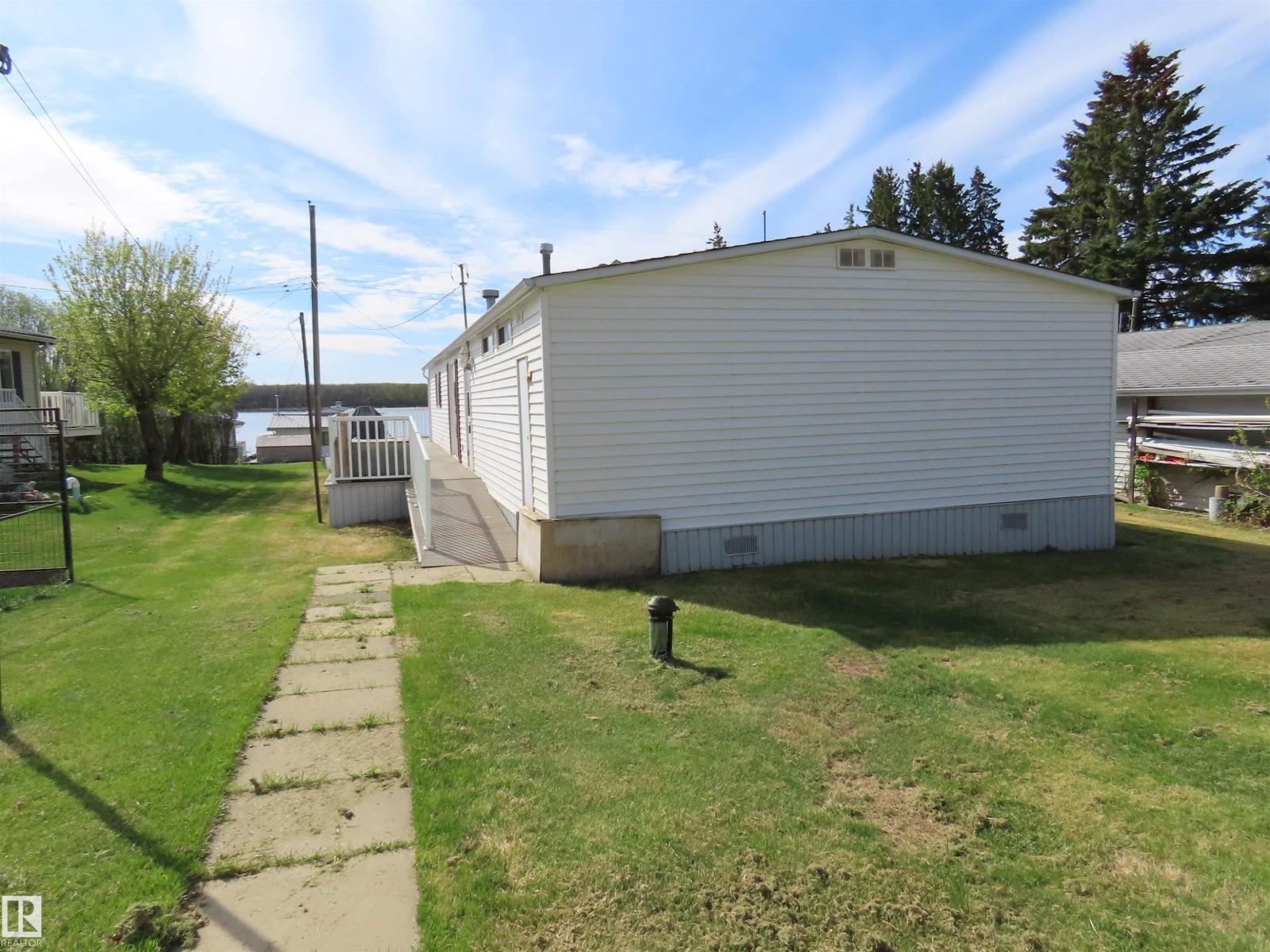 98 Lakeview DR — photo 6