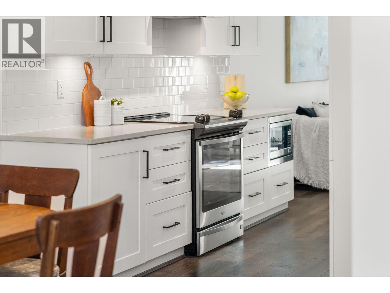 9 433 SEYMOUR RIVER PLACE, North Vancouver