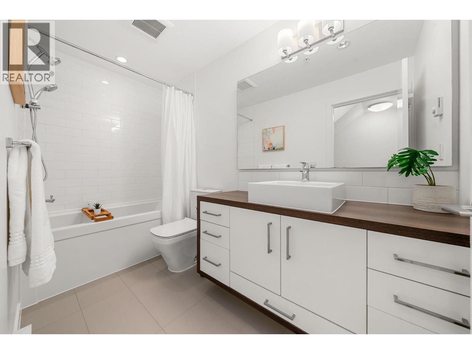 9 433 SEYMOUR RIVER PLACE, North Vancouver
