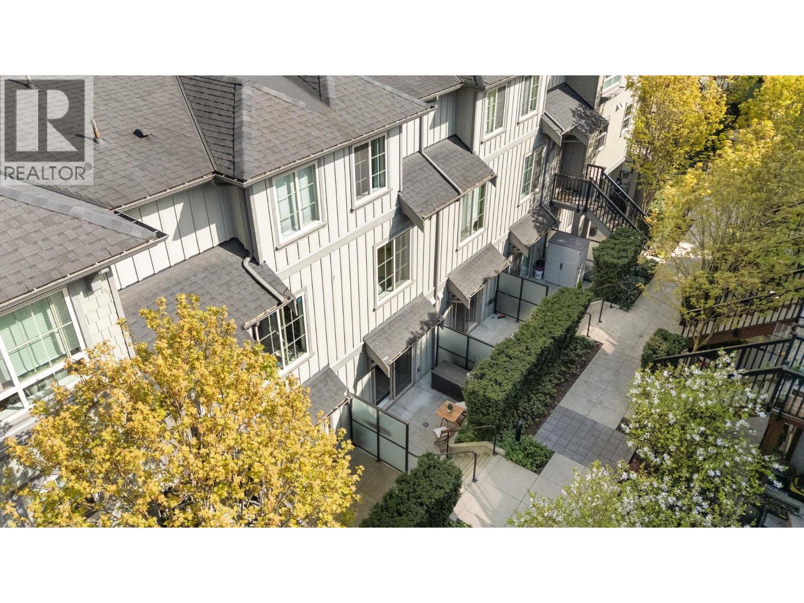 9 433 SEYMOUR RIVER PLACE, North Vancouver