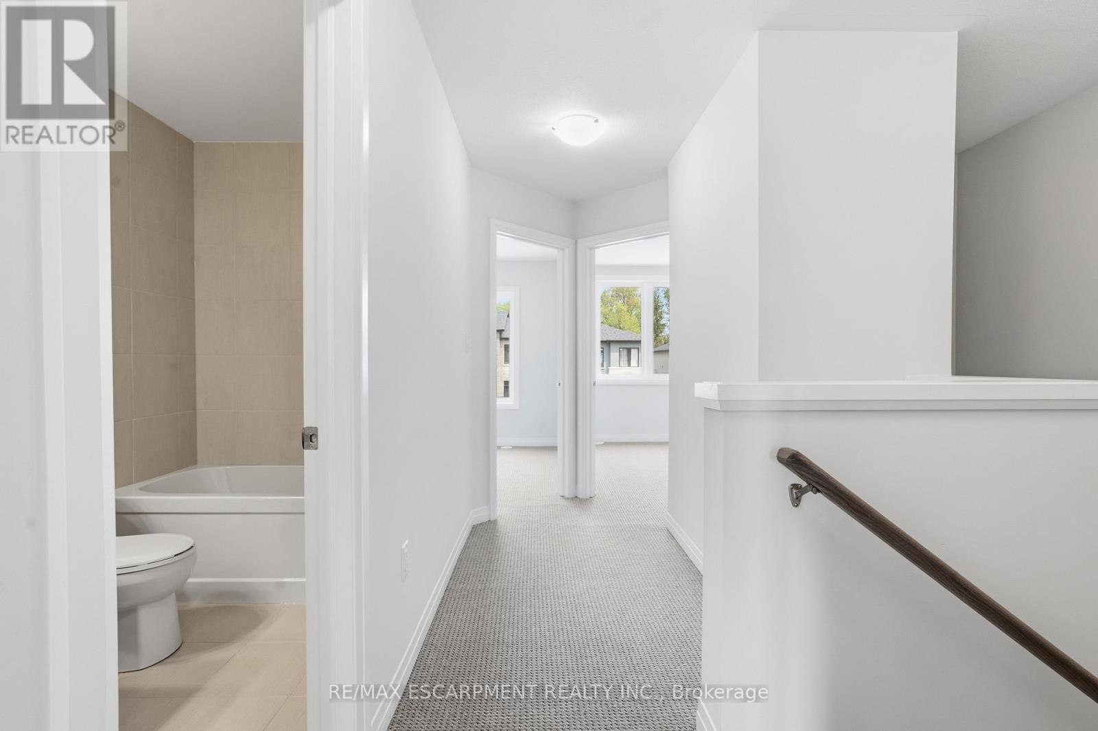 #UNIT 33 155 EQUESTRIAN WAY - 15