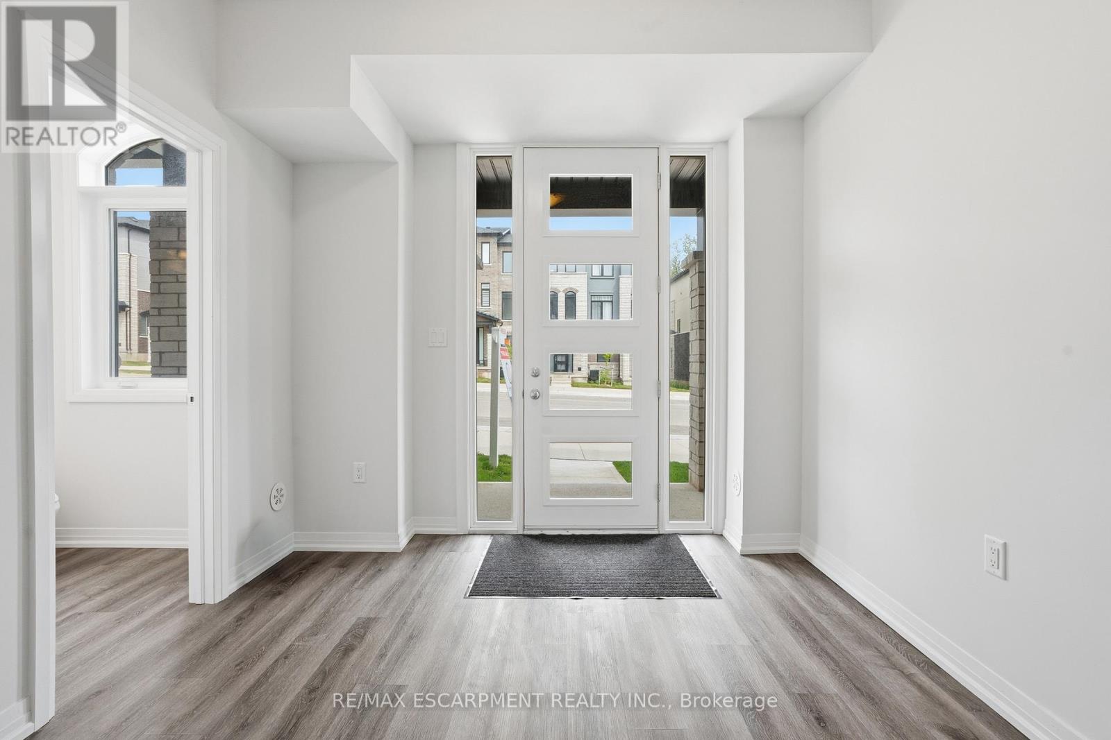 #UNIT 33 155 EQUESTRIAN WAY - 3