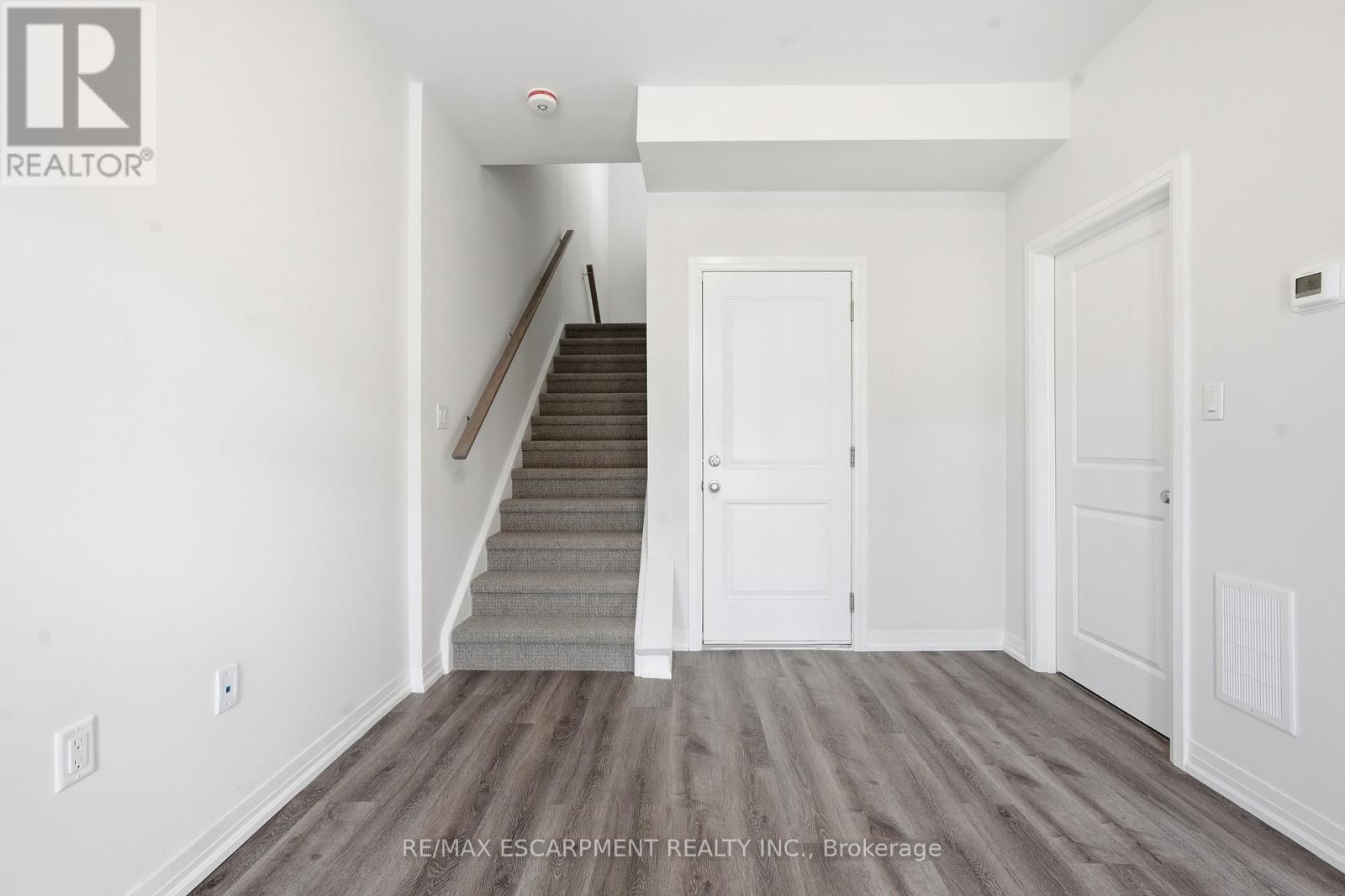 #UNIT 33 155 EQUESTRIAN WAY - 4