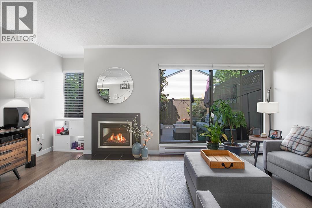 21 230 W 14TH STREET, North Vancouver