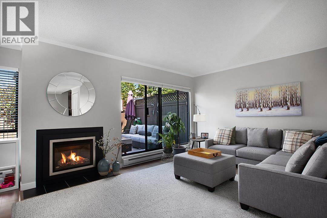 21 230 W 14TH STREET, North Vancouver