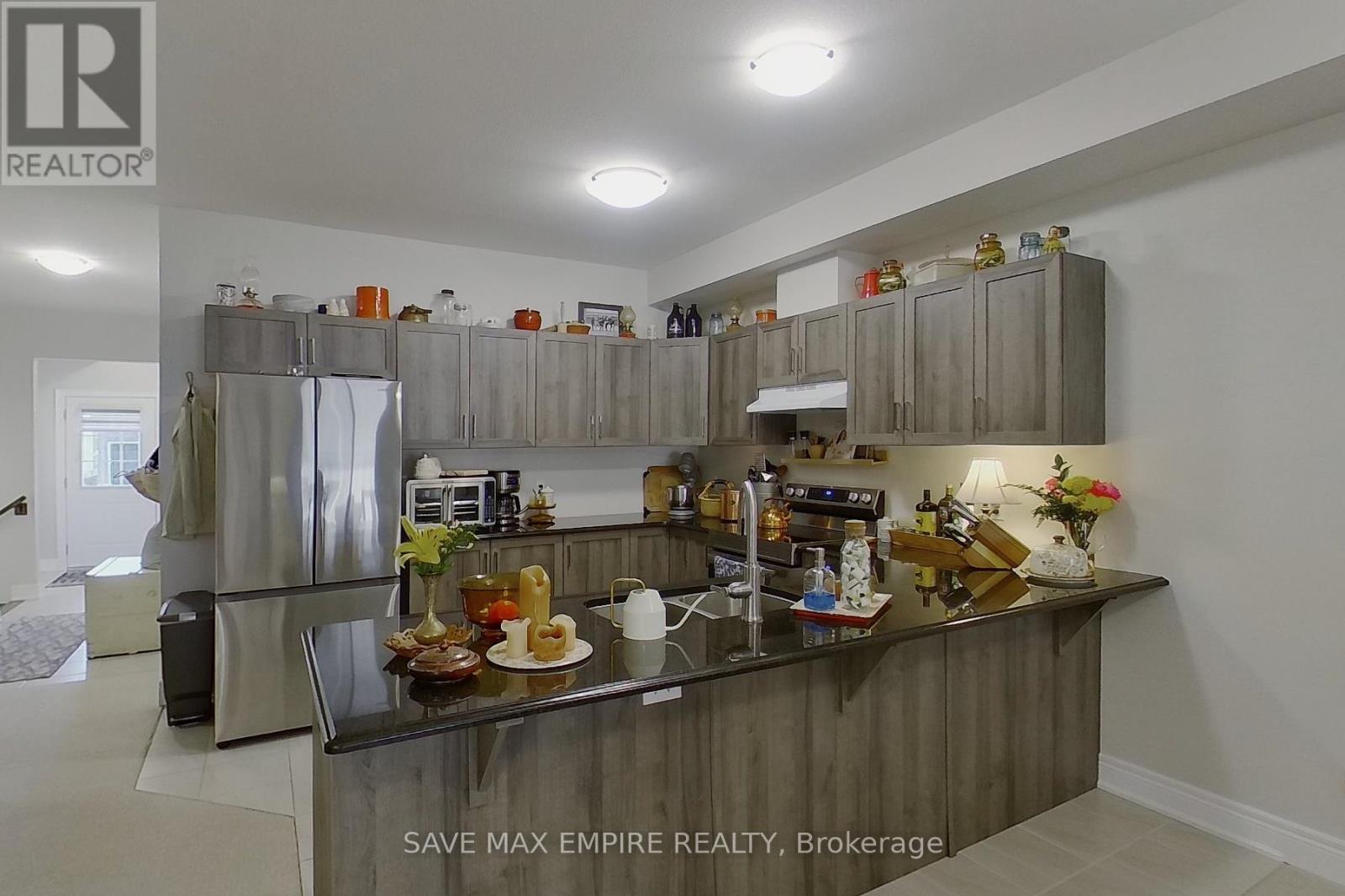435 WILLIAMS CRESCENT - 12
