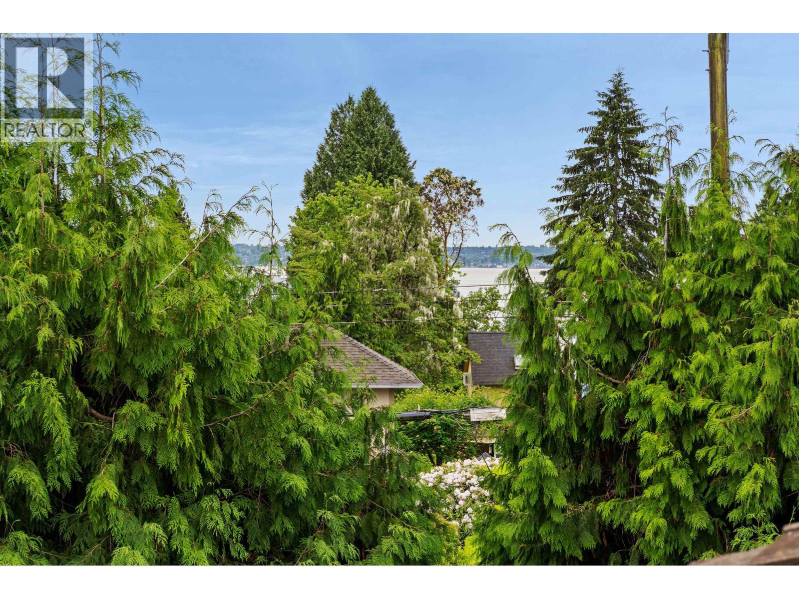 1873 ESQUIMALT AVENUE, West Vancouver