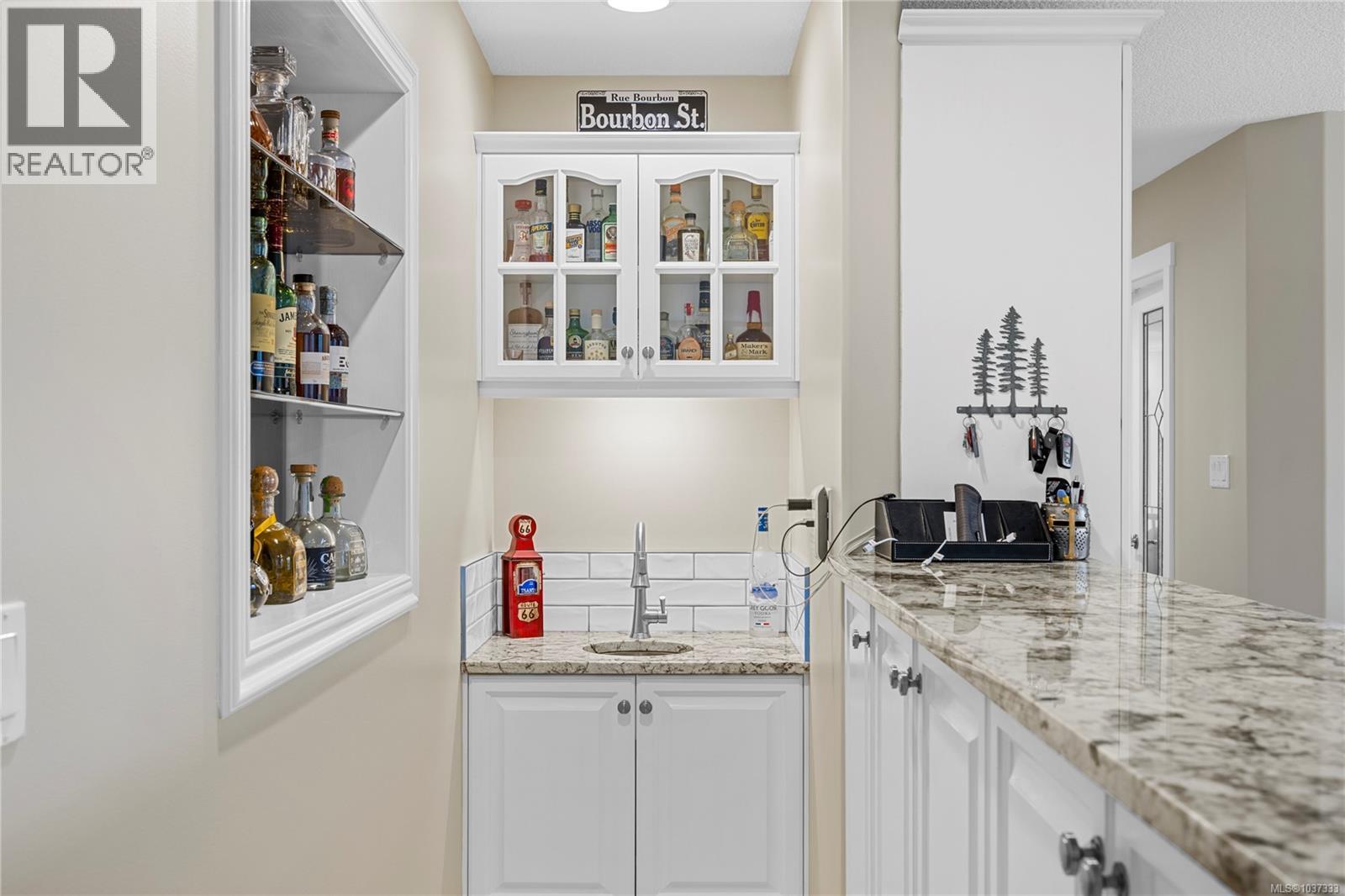 6645 Elm Rd - 17