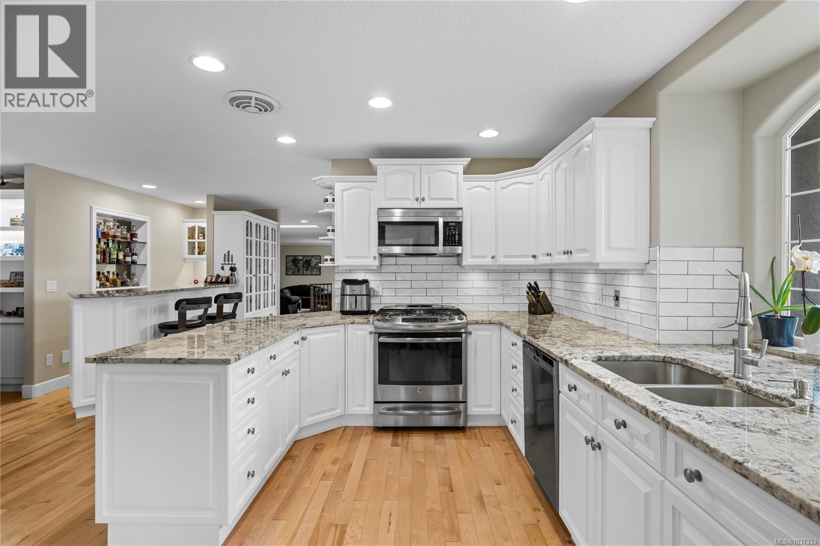 6645 Elm Rd - 19