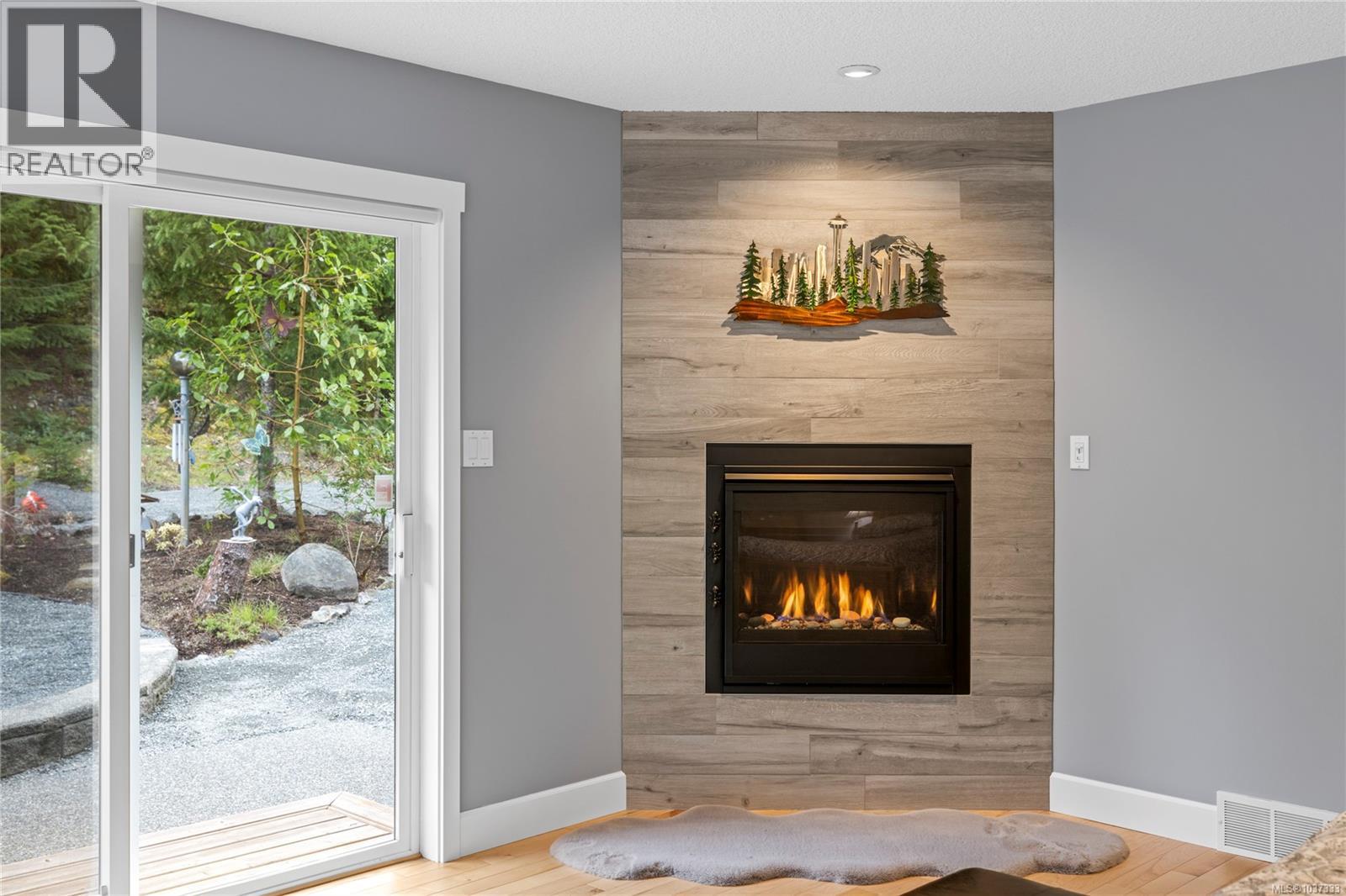 6645 Elm Rd - 33