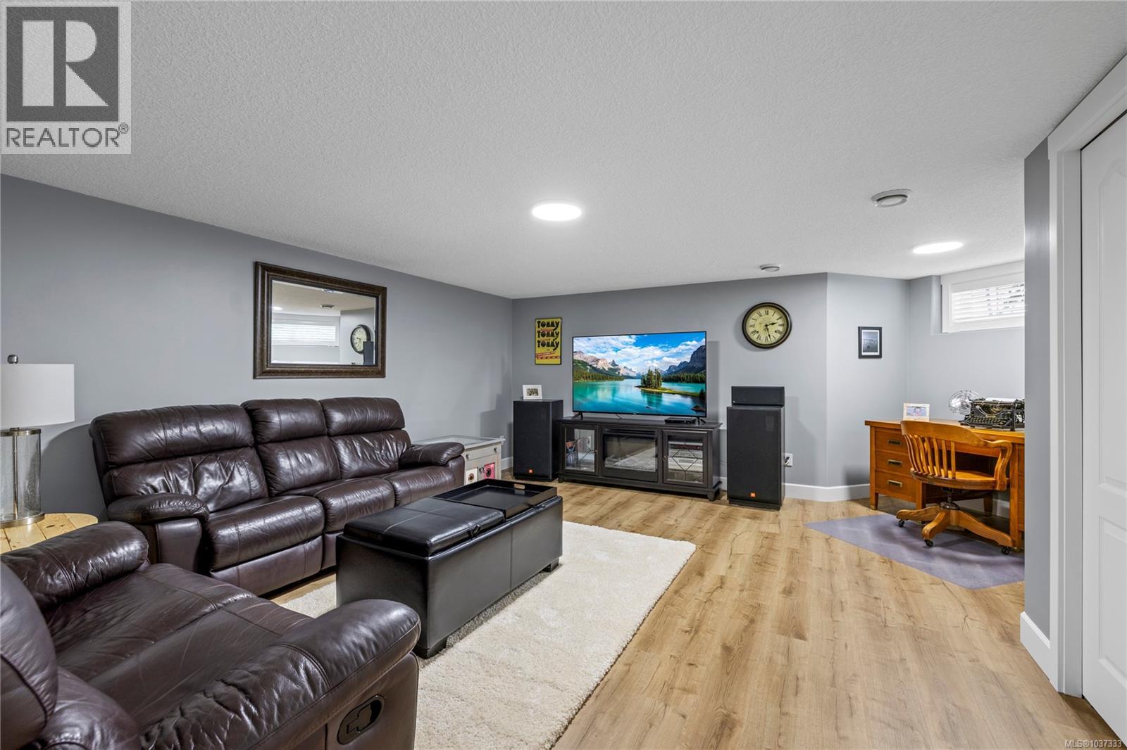 6645 Elm Rd - 48