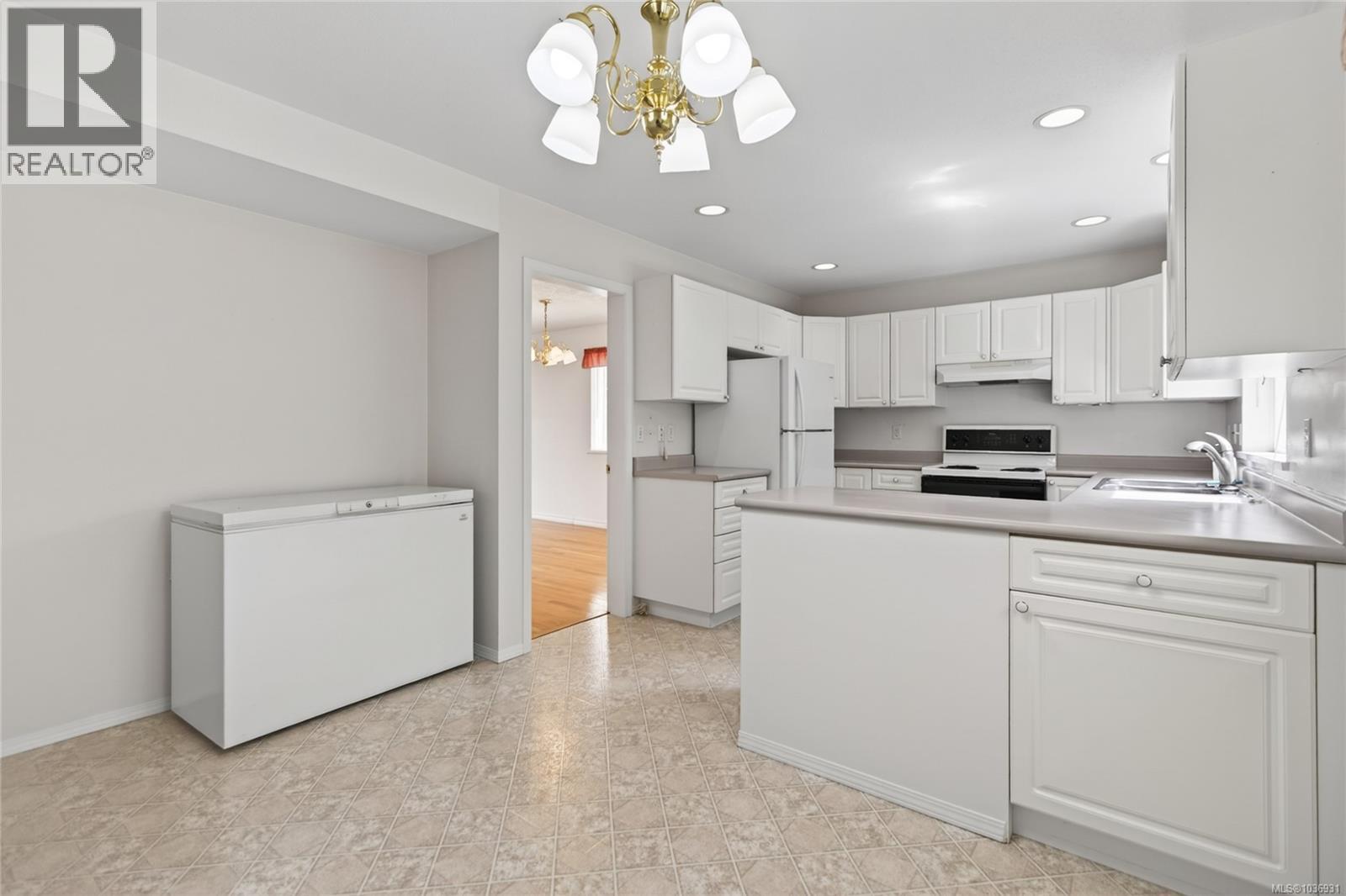 1353 Ocean View Ave - 10