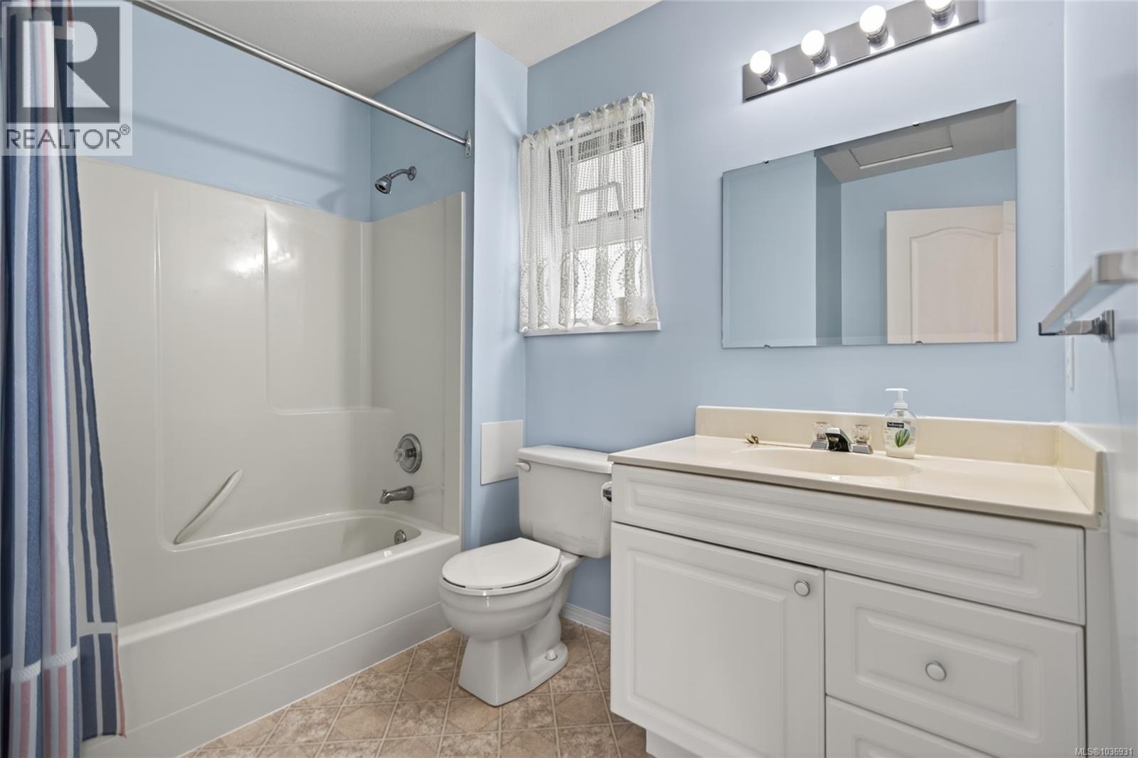 1353 Ocean View Ave - 23