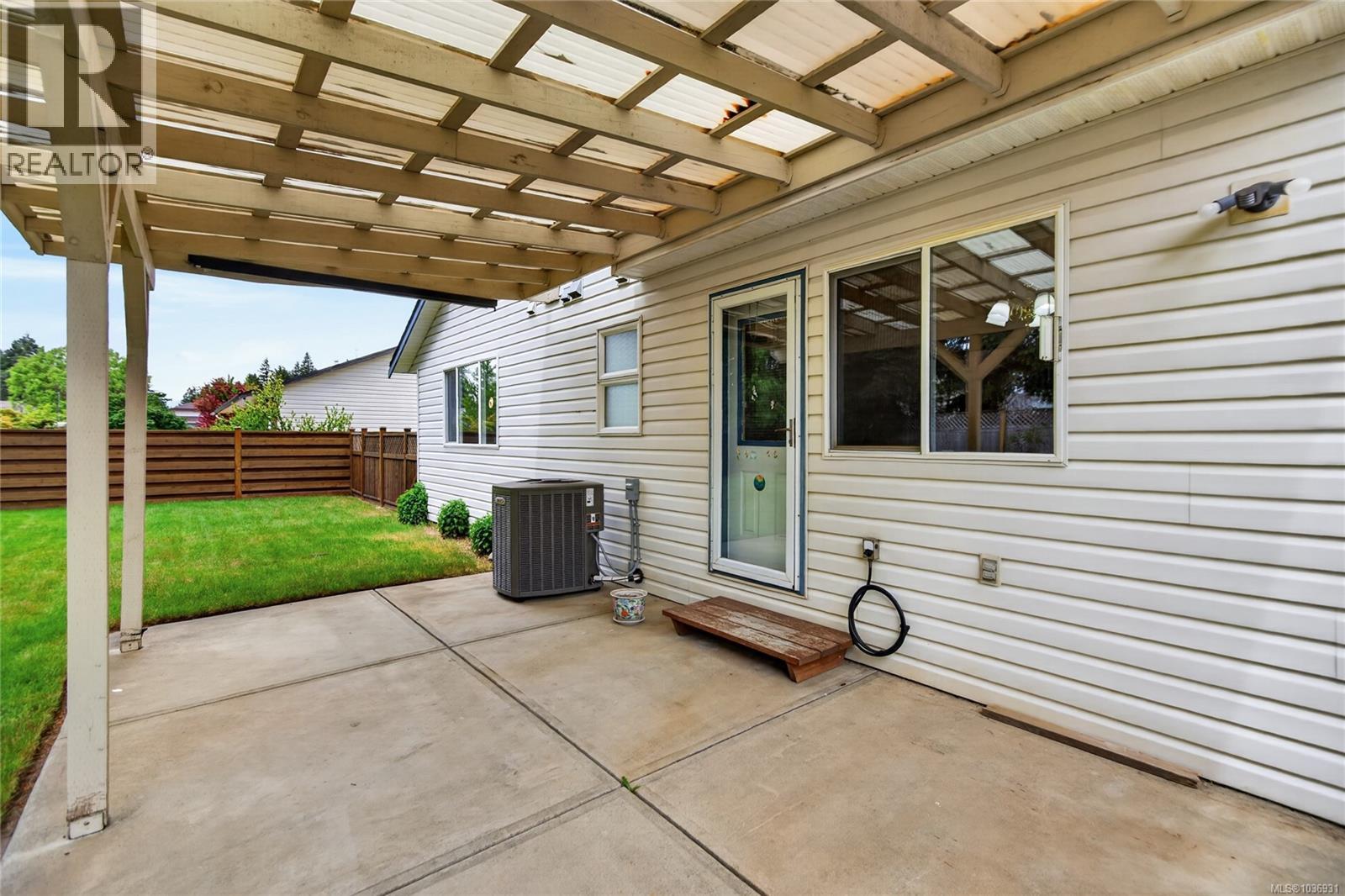1353 Ocean View Ave - 27