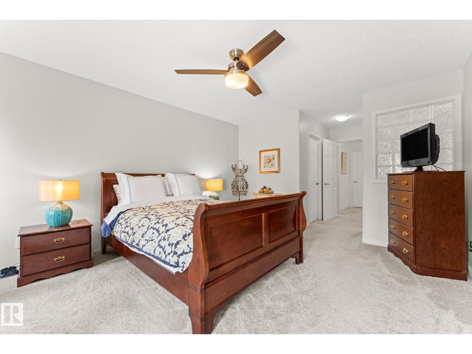 #6 10848 8 AV SW - 28