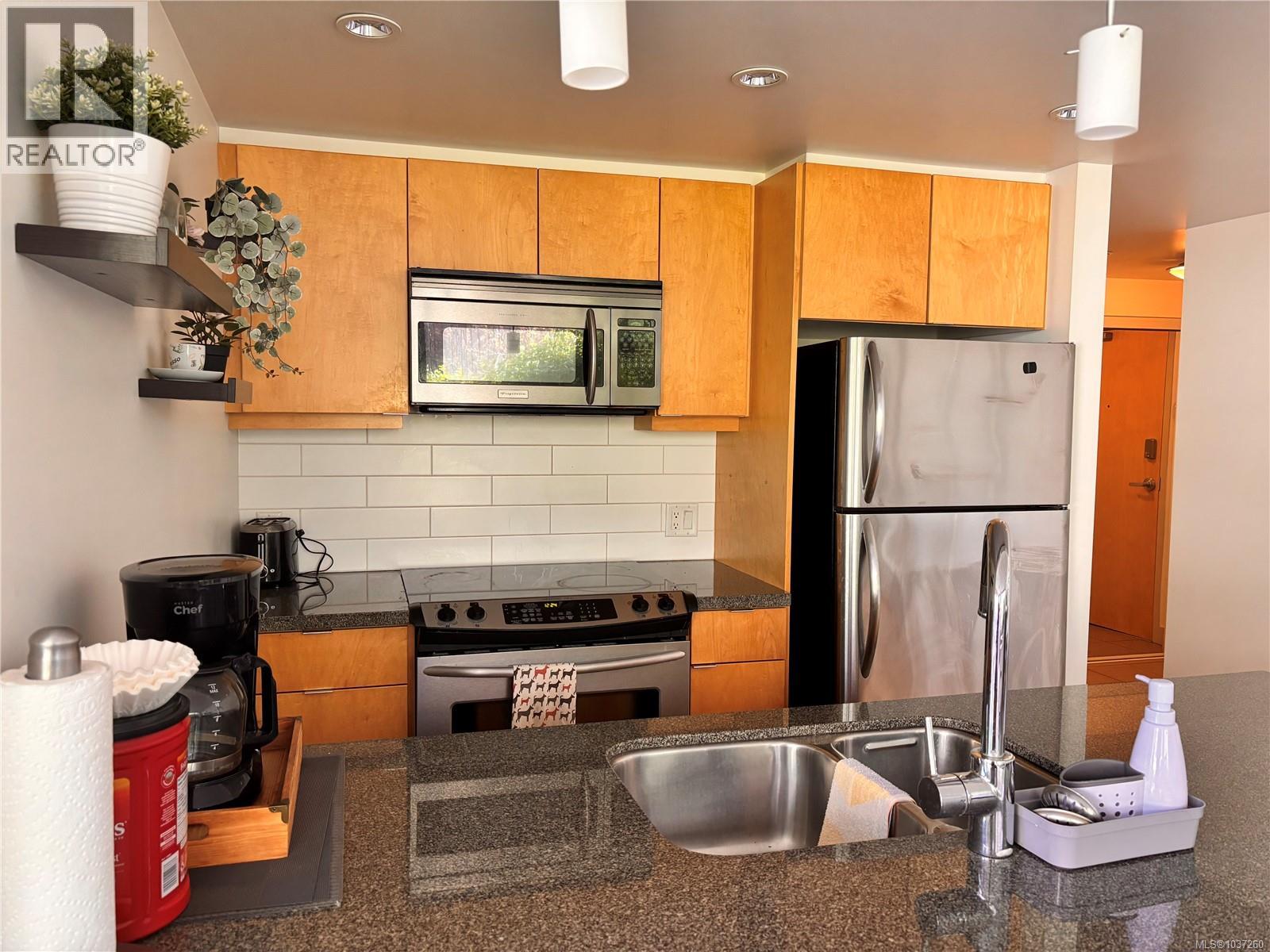#208 760 Johnson St - 7