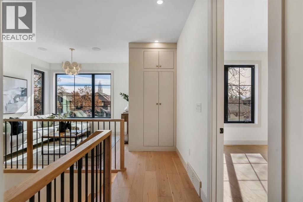 2034 49 Avenue SW - 25